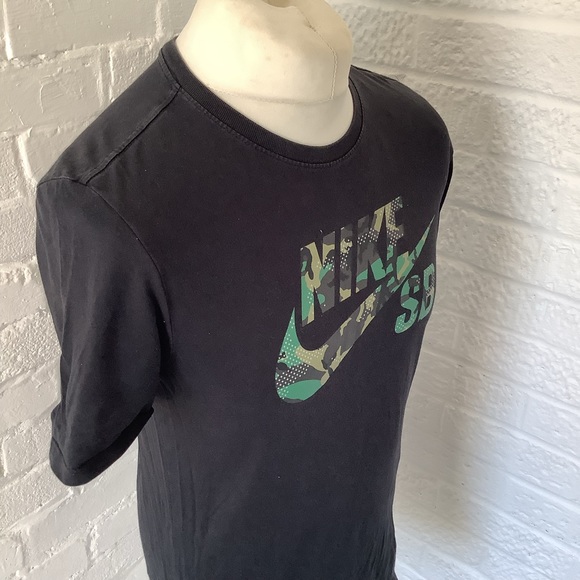 Nike SB Crew Neck T Shirt - Size M - Black & Camouflage Spellout - Size 19” - Picture 4 of 8